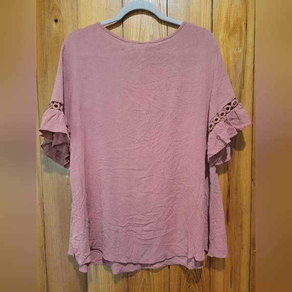 Bloomchic Women's Top with Lace Detail - Picture 4 of 10